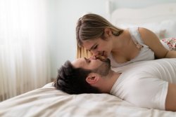 Чем тогда секс по дружбе отличается от секса без обязательств?